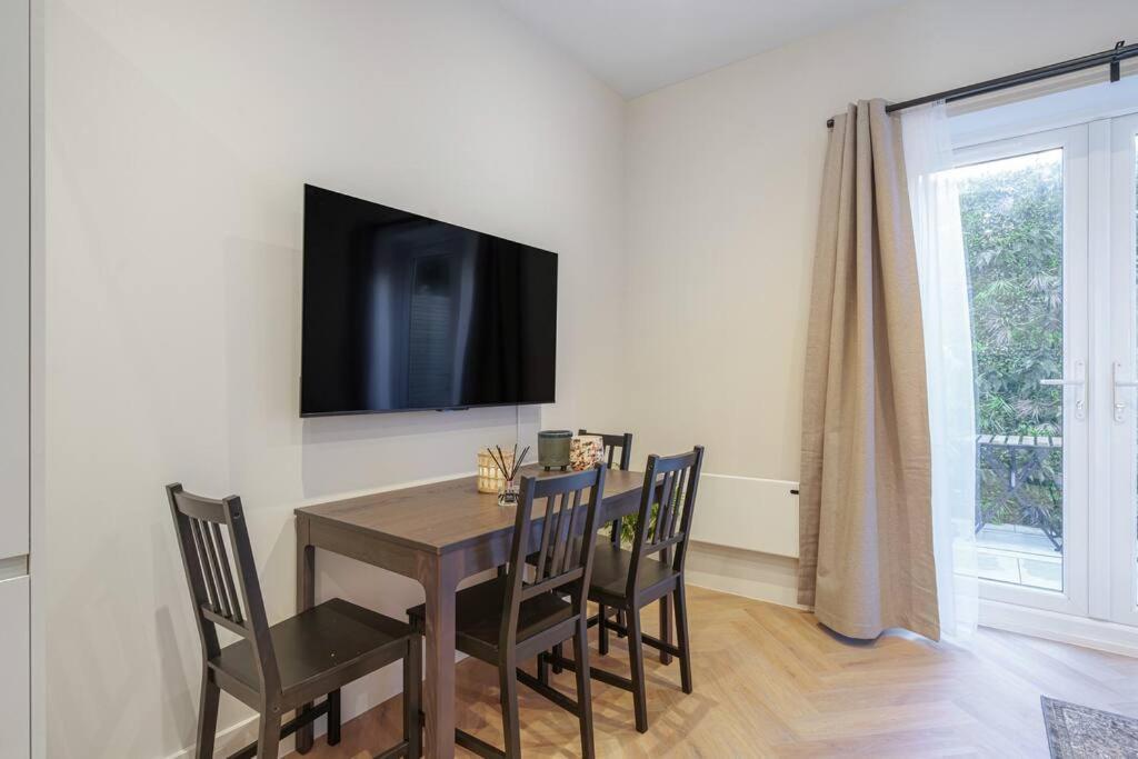 Cosy Tooting Retreat: 2-Bed Gem Apartment London Exterior photo